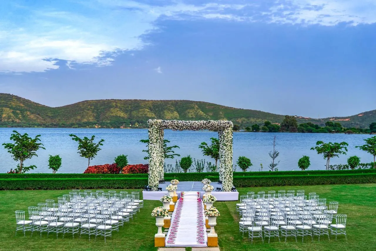 ***** Hotel 'Zana' Lakeview Resort - Most Scenic Lakeside Resort Udaipur India