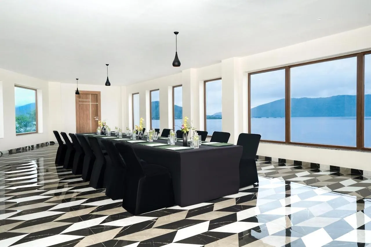 Zana Lakeview Resort - Most Scenic Lakeside Resort 우다이푸르 호텔
